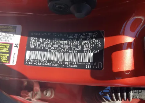 2013 Toyota Corolla S Special Edition z USA, uszkodzony, nr VIN 2T1BU4EE6DC096589